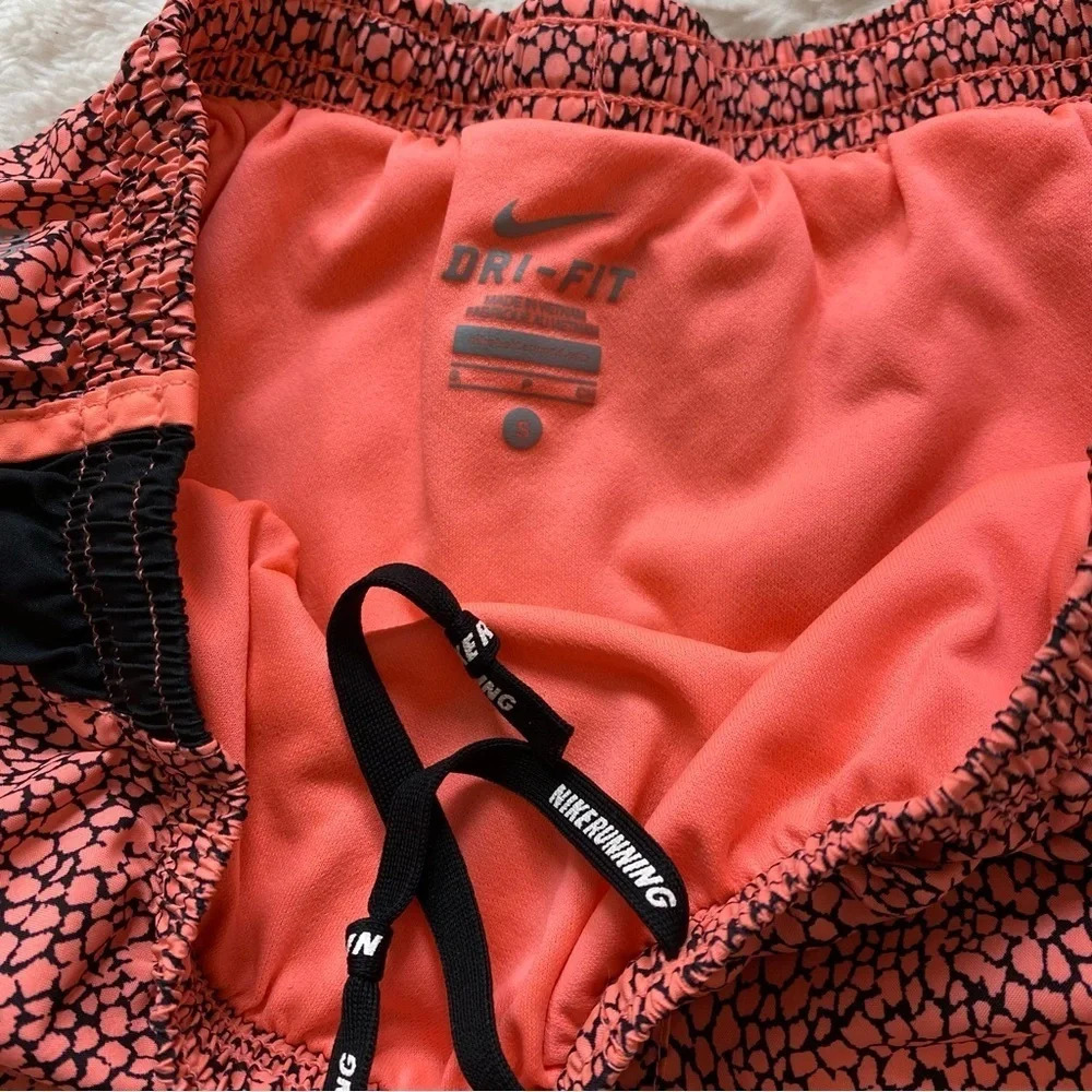 Nike Dri-Fit Running Shorts w/Pocket Brief - Picture 2 of 9